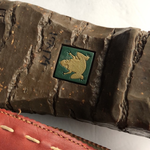 Unique reddish maroon leather shoes, with frog design on toe. Size 38 - Picture 4 of 6